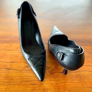 Vintage Gucci Black Leather Pumps 2 inch heels - 6.5 classic (36.5 EU)